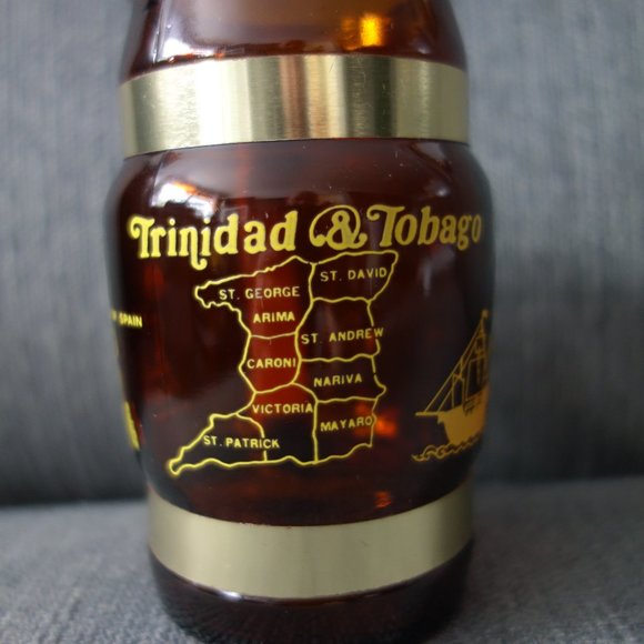 Vintage Siesta Ware Style Trinidad & Tobago Mug with Wooden Handle - Picture 3 of 11